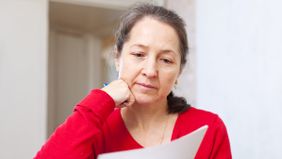 divorced-woman-doing-taxes