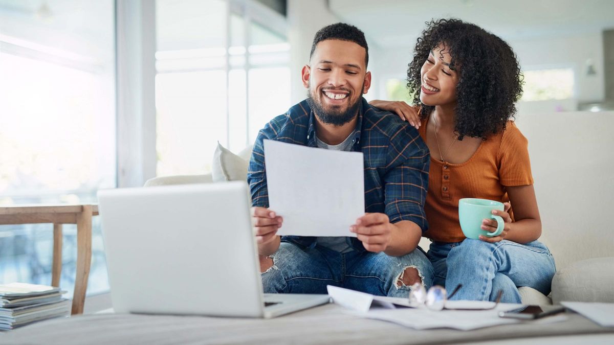 couple with income disparity combining finances